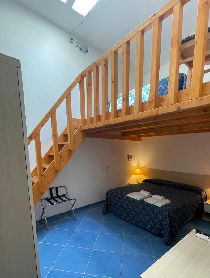 B&B La Terrazza Sul Porto Ponza Kültér fotó